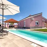 Lilly Villa *